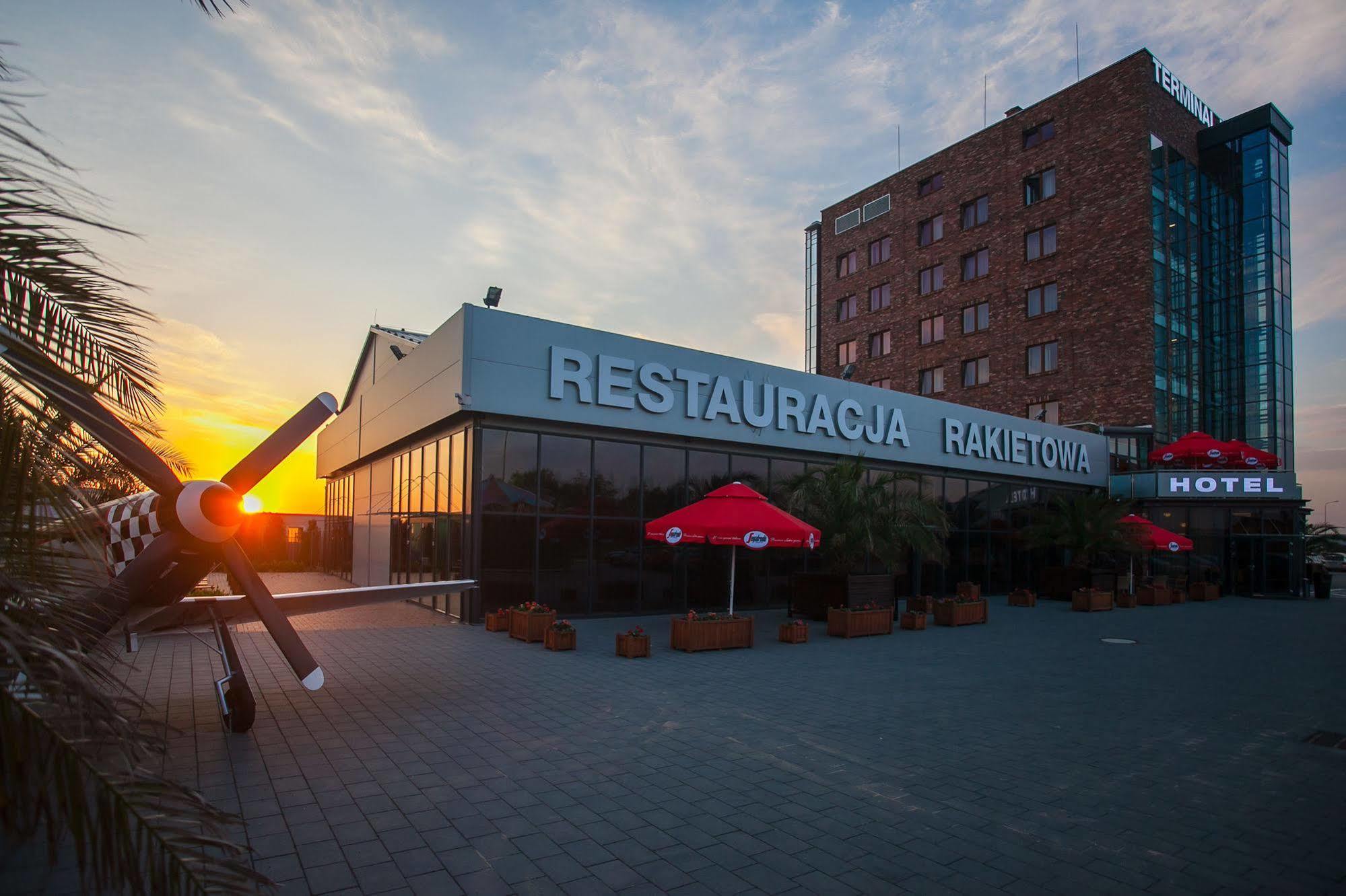 Terminal Hotel Wroclaw Exterior photo